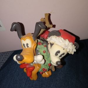 Vintage Mickey and Pluto 1998 All Decked out in Holoday Cheer Figurine
